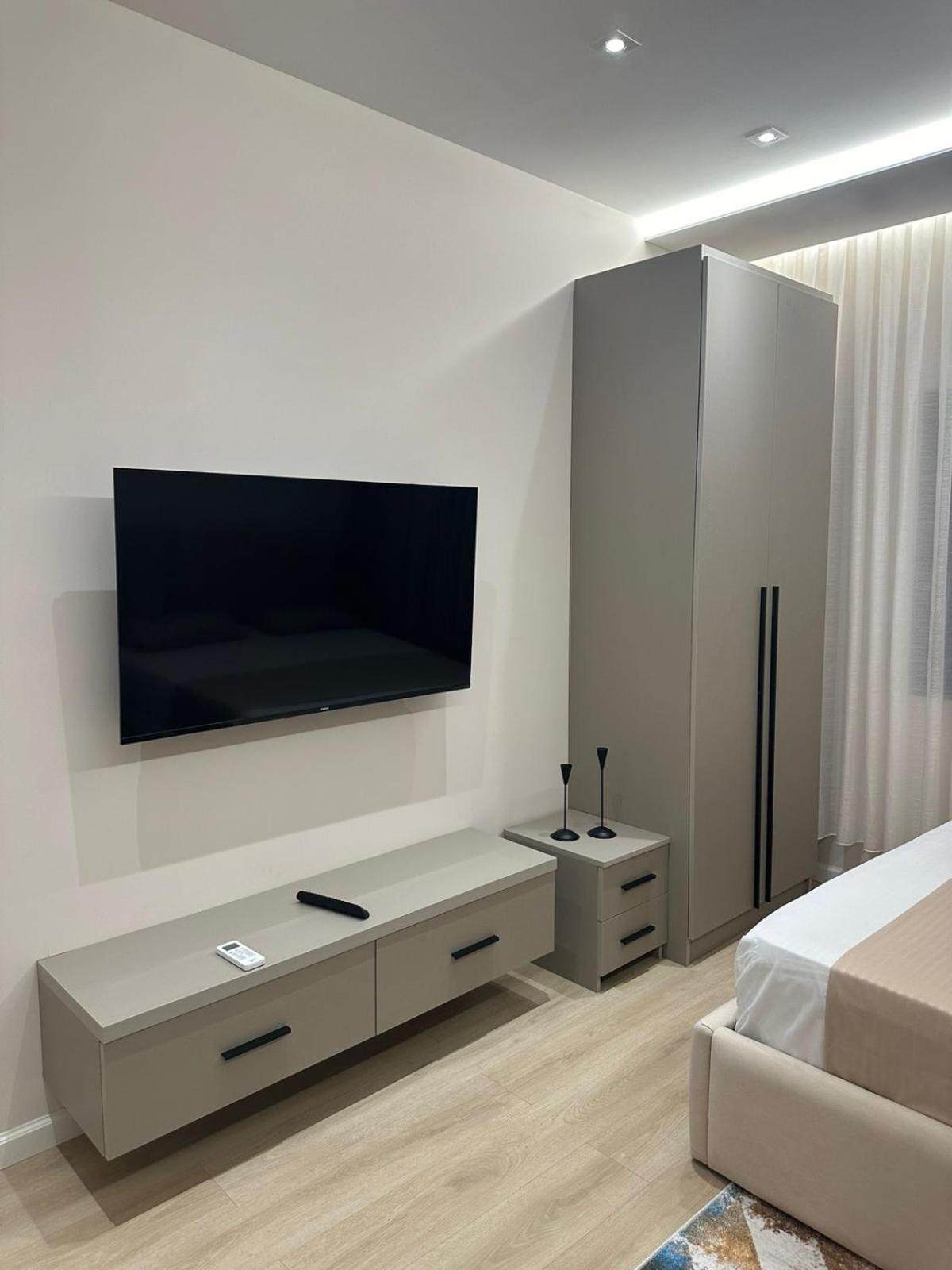 Home To Go Studio Apartament 地拉那 外观 照片